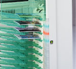 Fuji Frontier 710 Срочные заказы отмечаются другим цветом на сортировщике